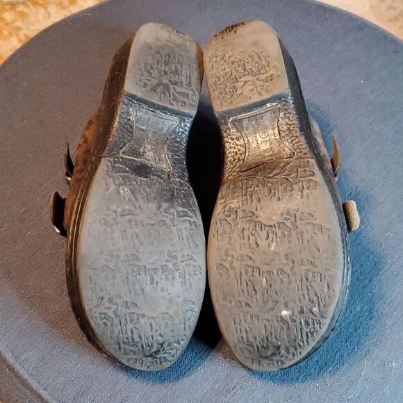 Born Women’s size 8 animal cheetah/ leopard print slip on mules Clogs Sandals - Picture 5 of 7